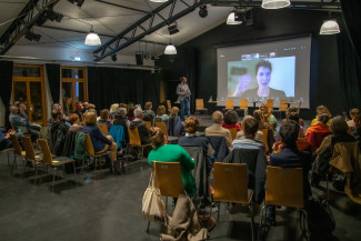 Sabine Wallner hält digitalen Vortrag